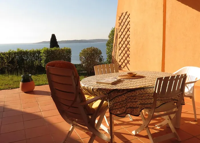 4 Pieces Avec Garage Et Piscine, Accepte Petits Animaux - Fr-1-780-68 * Σαιντ-Μαξίμ