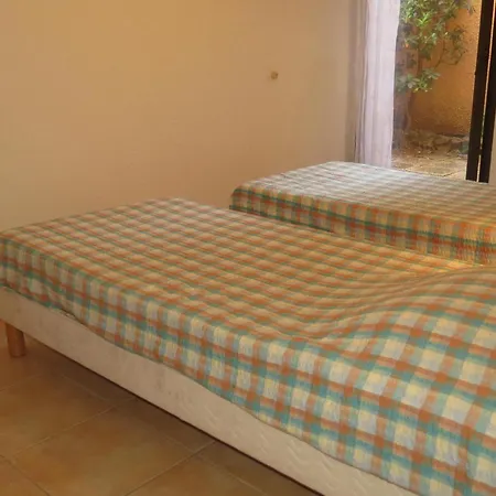 4 Pieces Avec Garage Et Piscine, Accepte Petits Animaux * Sainte-Maxime