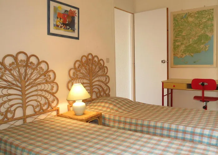 Apartment 4 Pieces Avec Garage Et Piscine, Accepte Petits Animaux - Fr-1-780-68 *